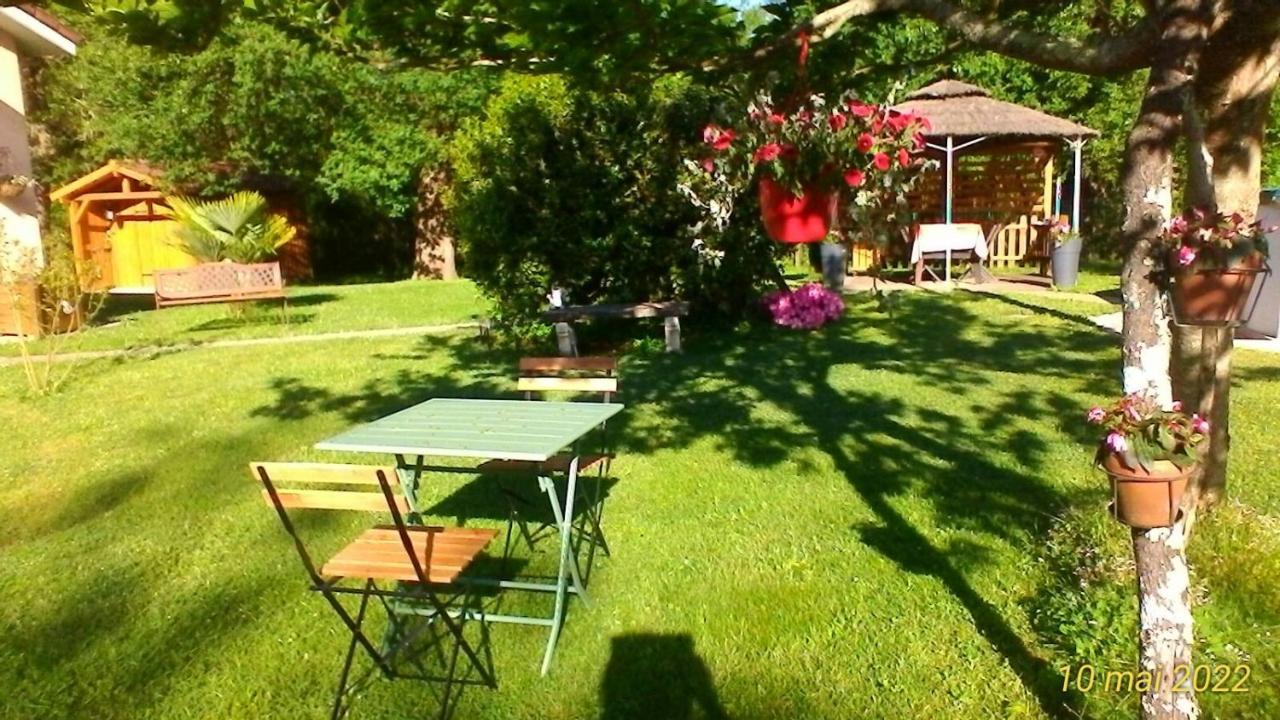 Le Clos des Palombes Saint-Pierre-du-Mont  Exterior foto