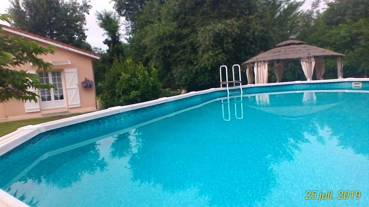 Le Clos des Palombes Saint-Pierre-du-Mont  Exterior foto